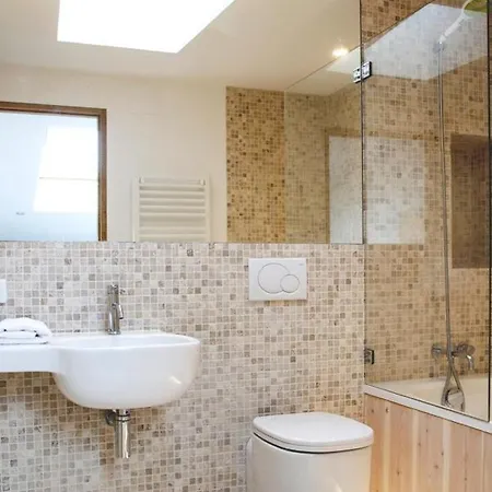 Sleeps 12 With Pool And Wifi Verteillac